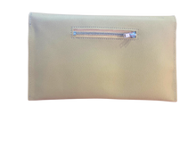Load image into Gallery viewer, More Clutch

